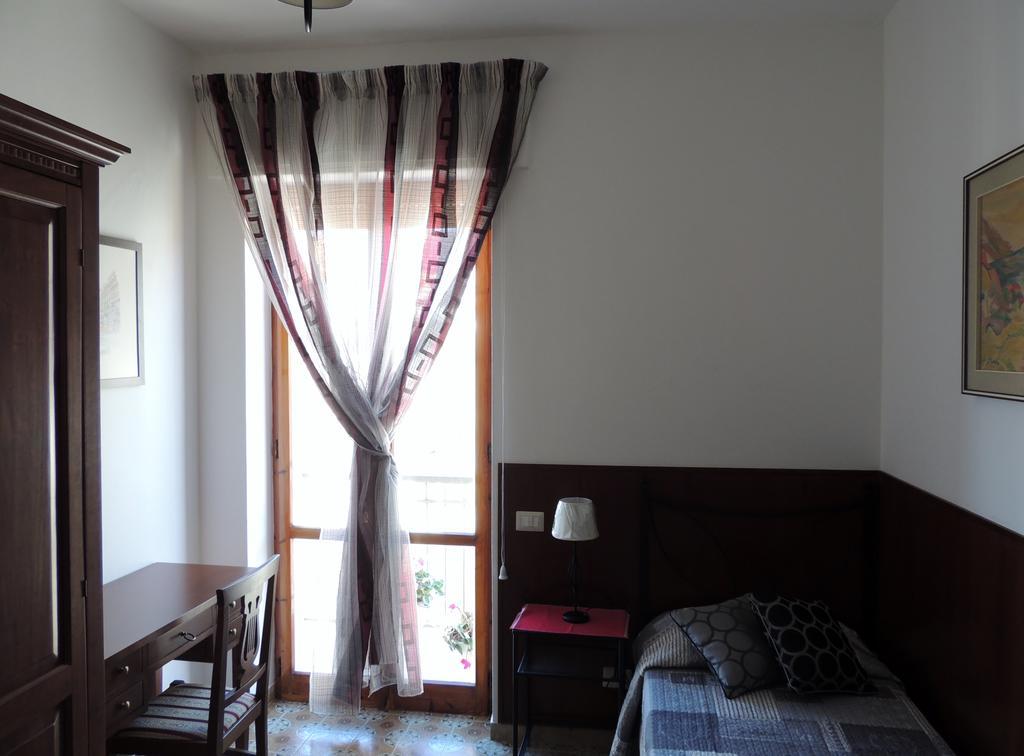 Mary Centro Storico Apartment Alghero Bagian luar foto